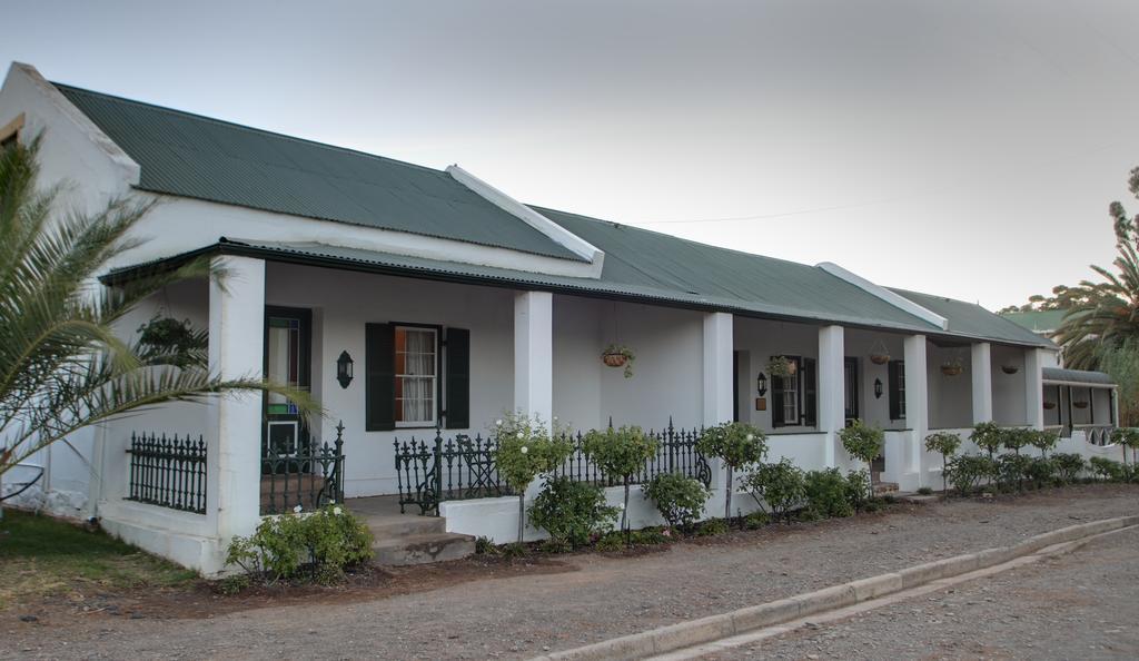 The Willow Historical Guest House Willowmore Room photo