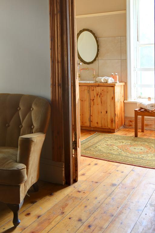 The Willow Historical Guest House Willowmore Room photo
